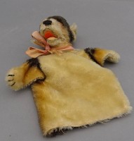 Auktion 352 / Los 12046 <br>Steiff Handpuppe "Hund" nur Knopf, L-ca. 20 cm