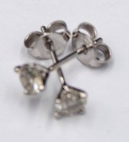 Auktion 352 / Los 1060 <br>Paar Diamant-Ohrstecker in 14ct WG, Steine zus. ca. 0,5ct., 0,6gr.