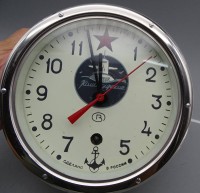 Auktion 352 / Los 2044 <br>russische U-Boot Uhr in Metallgehäuse, Werk läuft, D-20 cm