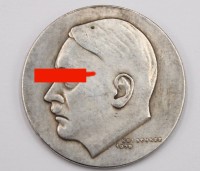 Auktion 352 / Los 7027 <br>Erinnerungsmedaille, 50. Geburtstag A.Hitler, versilbert, D-3,6cm, original?