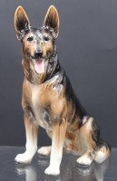 Auktion 353 / Los 9005 <br>sitzender Schäferhund, Goebel, Unterglasurfarben, H-27cm