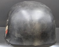 Auktion 353 / Los 7019 <br>Fallschirmjägerhelm M-38 ,Alters-und Gebrauchsspuren , mehrere eingeschlagene Nr. 127 und 8913,