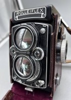 Auktion 355 / Los 16047 <br>ROLLEIFLEX 3,5 mit Schneider-Kreuznach Xenar 1:3,5/75 Objektiv,in orig. Tasche, anbei Rest-Karton ohne Deckel, sehr guter Zustand, anbei Schweizer Verzollungspapiere