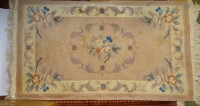 Auktion 353 / Los 13018 <br>China Teppich mit Blumendekor, 153x90 cm