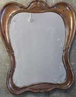 Auktion 353 / Los 14007 <br>Biedermeier-Wandspiegel, Glas etwas fleckig, Holzrahmen in guten Zustand, 62x52 cm