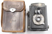 Auktion 353 / Los 16041 <br>2-äugige Kamera "Voigtländer" Brillant in orig. Tasche, Gebrauchsspuren