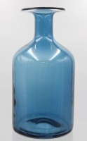 Auktion 354 / Los 10007 <br>hohe Kunstglas-Vase, blaues Glas, Abris ausgeschliffen, H-34cm