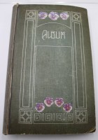 Auktion 354 / Los 6034 <br>Postkartenalbum mit div. Post-Ansichts-u. Fotokarten, um 1910, ca. 300 Karten