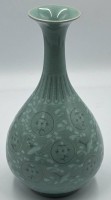 Auktion 354 / Los 15523 <br>Seladon glasierte Vase, Korea,  Anfang 20. Jh., H-30 cm