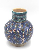 Auktion 354 / Los 9010 <br>Steinzeug-Vase, Palästina, Iznik?, älter, florale Bemalung, ca. H-20cm