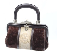 Auktion 354 / Los 13033 <br>Vintage Design-Tasche, Roberta di Camerino, Bagonghi Bag, ca. 16 x 23cm