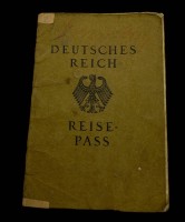 Auktion 355 / Los 7001 <br>Reisepass eines Hamburger Firmeninhabers von 1925 , voll mit vielen Reise-Stempel von China bis USA 1925-1928, Deutsches Reich