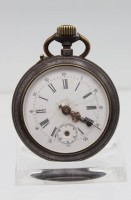 Auktion 355 / Los 2022 <br>Taschenuhr, um 1900, Eisengehäuse, Kronenaufzug, Werk läuft, Sekunde fehlt, Gehäuse mit Altersspuren, D-4,8cm