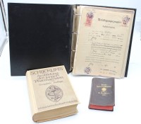 Auktion 355 / Los 3001 <br>3 Teile Apothekerlektüre , 1x Dokumenteordner mit Zeugnissen etc. ,