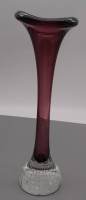 Auktion 355 / Los 10030 <br>Murano-Vase, lila/klar, Stand mit Luftblasen H-26 cm