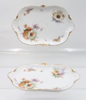 Auktion 356 / Los 8007 <br>2x Platten, frühes Rosenthal Sanssouci, Goldzier und aufwendige Blumenbemalung, um 1900, ca, 33 x 21,5cm