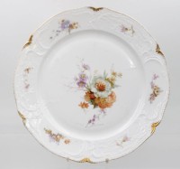 Auktion 356 / Los 8009 <br>gr. runde Platte, frühes Rosenthal Sanssouci, Goldzier und aufwendige Blumenbemalung, um 1900, ca. H-3,5cm D-35cm