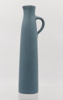 Auktion 356 / Los 9006 <br>Henkelvase, Bontjes van Beek, petrolfarbene Glasur, H-25cm