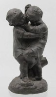 Auktion 356 / Los 15000 <br>Juan CLARA AYATS (1875-1958) , Kinderpaar, Bronze, Stand restauriert, H-21 cm