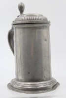 Auktion 356 / Los 15035 <br>Bier-Humpen, Zinn, 19. Jhd., Ziermonogramm, div. Druckstellen, ca. H-22,5cm