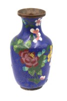 Auktion 356 / Los 15533 <br>kl. alte Cloisonne Vase, Abplatzer etc., H-12,5 cm