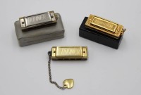 Auktion 356 / Los 16032 <br>3x kl. Hohner-Mundharmonikas,  1x Little Lady gemarkt, ca. B-3,8cm