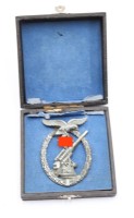 Auktion 356 / Los 7031 <br>Flak-Kampfabzeichen der Luftwaffe,  3. Reich, anbei Etui