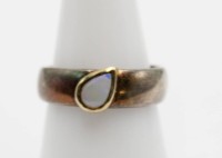 Auktion 357 / Los 1013 <br>925er Silber-Ring mit kl. Opal, Fassung vergoldet, 4,8gr., RG 52