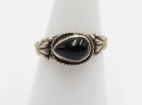 Auktion 357 / Los 1043 <br>Silber-Ring (gepr.) mit Onyx, älter, 3gr., RG 55