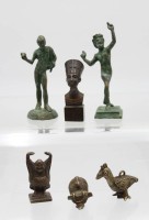 Auktion 357 / Los 15002 <br>6x  div. kl. Figuren, Bronze/Messing, ca. H-11cm