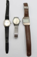 Auktion 357 / Los 2007 <br>3x Junghans-Herrenarmbanduhren, verschiedene Epochen und Erhaltungen, 1x  läuft nur kurz an, 1x läuft 1x ungeprüft