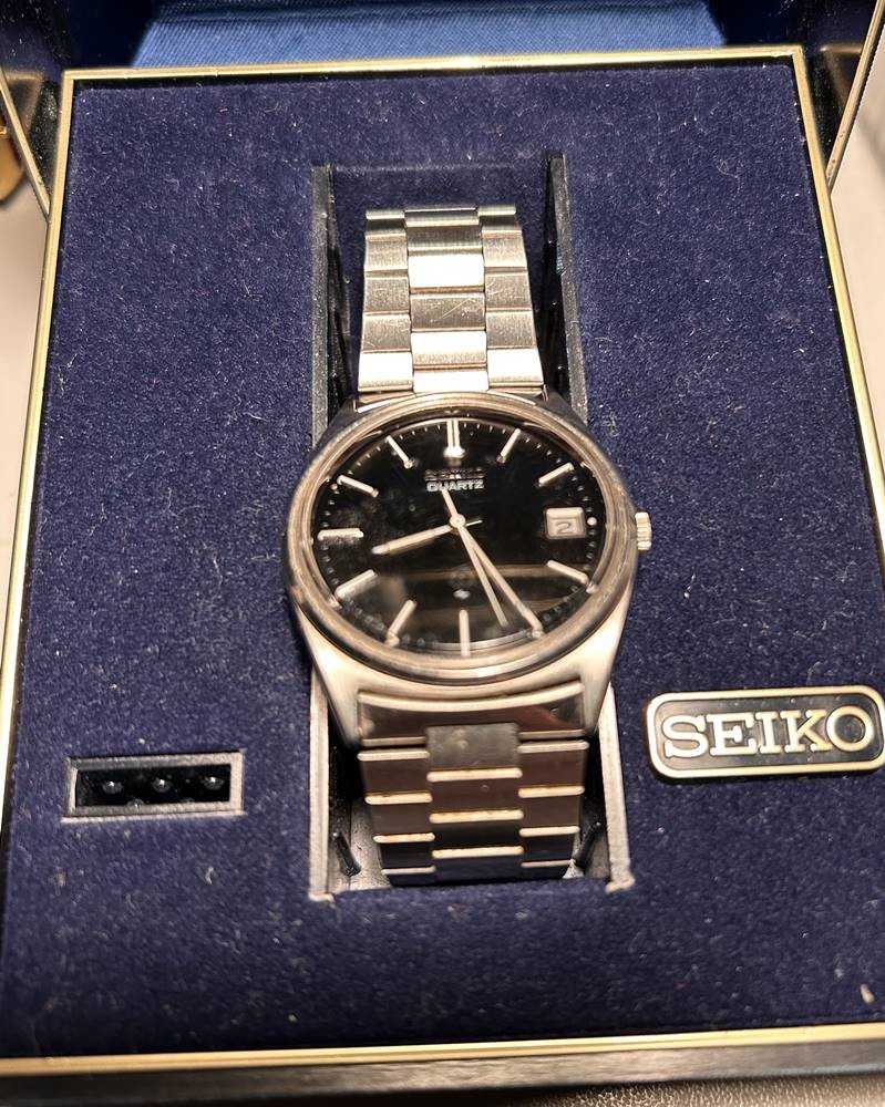 344.Versteigerung Seiko Quartz in Box gut erhalten und l uft