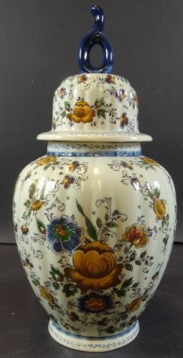 Auktion <br>gr. Deckelvase mit Blumenbemalung, H-33 cm [1]