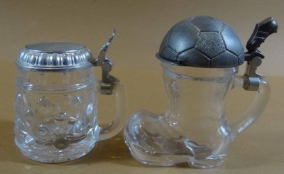 Auktion <br>2x Miniatur Bierkrüge aus Glas, H-7 und 8 cm [1]