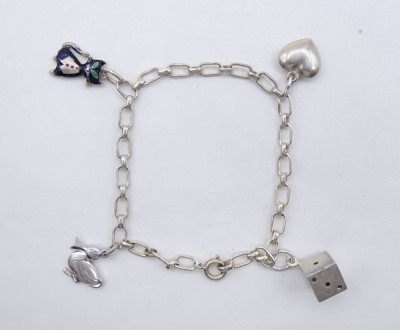 Auktion <br>Altes Bettelarmband aus 835er-Silber, Anhänger 835er- und 925er-Silber, L. 17,5 cm, 7 gr., mit Altersspuren [1]