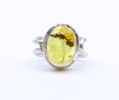 Auktion 357<br>Ring mit einem Bernstein Cabochon, Silberfassung, ungestempelt, Silber gepr., 7,0g., RG 55 [1]