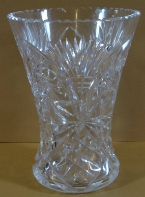 Auktion <br>Kristall-Vase mit Schleuderstern, H-17 cm, D-12 cm [1]