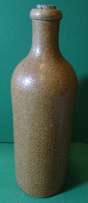 Auktion <br>braune Steinzeug-Flasche, H-25 cm [1]