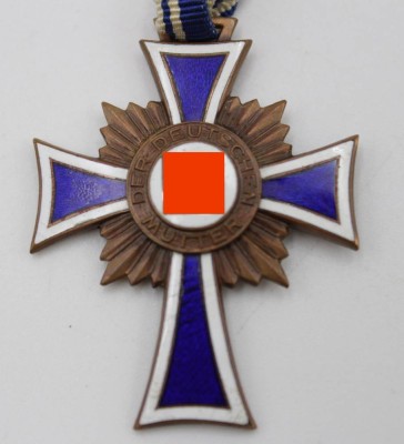 Auktion <br>Mutterkreuz in Bronze am Band, 3. Reich [1]