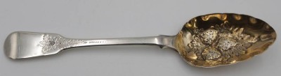 Auktion <br>gr. Zierlöffel, Sterling, London, William Johnson, wohl um 1903, 72gr., L-22,5cm. [1]