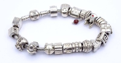 Auktion <br>Pandora Armband mit 19 Charms, Silber 925, L. 19cm, 64,5g. [1]