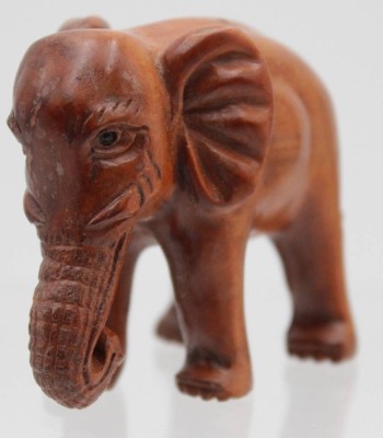 Auktion <br>Buchsbaum-Netsuke, Japan, Elefant, älter, H-4,8cm. [1]