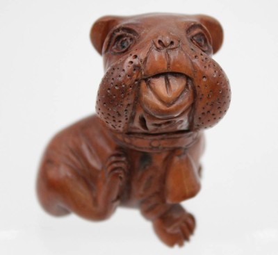 Auktion <br>Buchsbaum-Netsuke, Japan, Hund, älter, H-5,8cm. [1]