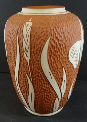 Auktion <br>Handgedrehte signierte Vase mit Heron-Deko-Vase für Sawa, 1959, Mainau, Mod. Nr. 239/125, guter Zustand, H-26 cm [1]