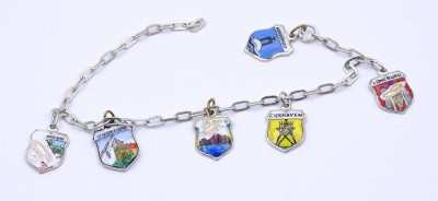 Auktion 345<br>Wappen Armband ,Verschluss fehlt, Silber 800/000, L. 17cm, 7,8g. [1]