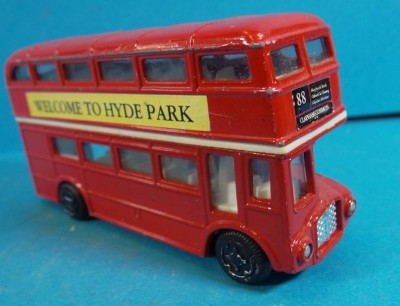 Auktion <br>Londoner Doppeldecker-Bus, wohl von Dinky Toys, Made in Ghana [1]