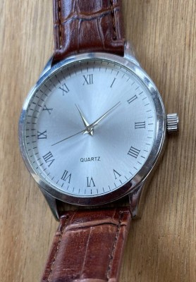 Auktion <br>Quartz Armbanduhr mit Lederband, neuwertig [1]