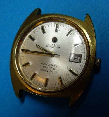 Auktion <br>Handaufzug Herrenarmbanduhr  Roamer Vanguard Date, 17 Steine, Werk läuft, ohne Band, Tragespuren,  Swiss made [1]