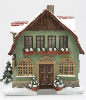 Auktion <br>Winterhaus, Hummel/Goebel, Kunstmasse, H-16,5 x 16cm. [1]