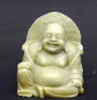 Auktion <br>kleiner lachender Buddha aus Speckstein H. 5,9 cm B. 5,2 cm [1]